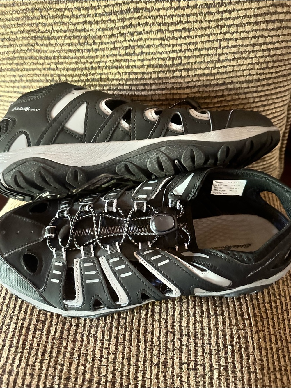 Mens Eddie Bauer sandles, size 11m